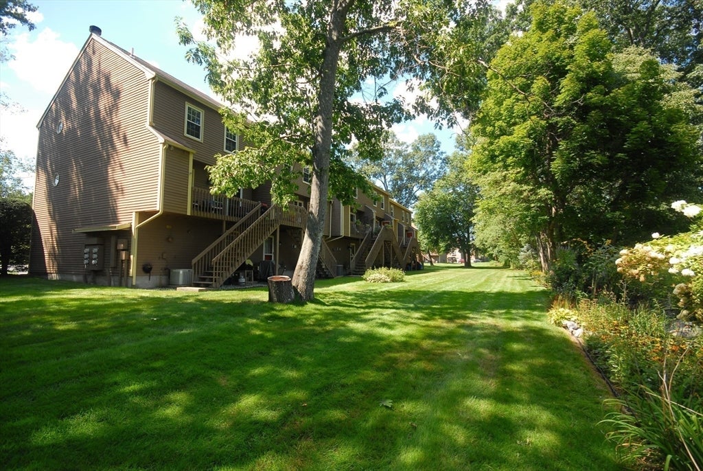 98 Heritage Dr 98