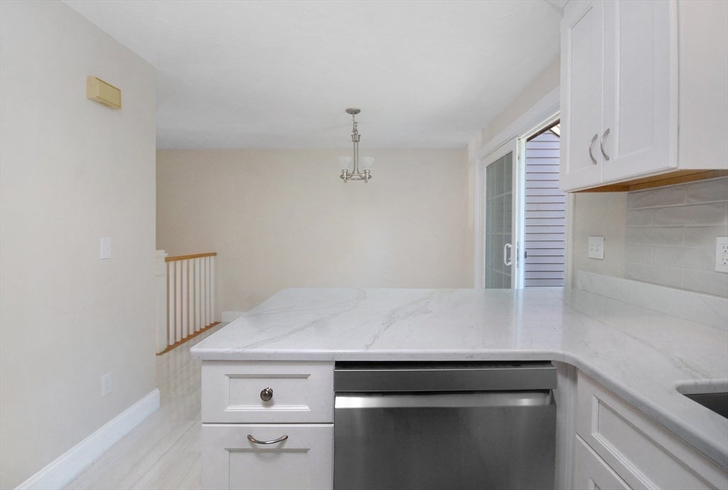 98 Heritage Dr #98, Tewksbury, MA Photo #12