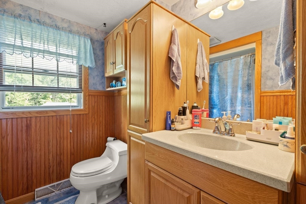 35 Marston St, Tewksbury, MA Photo #17