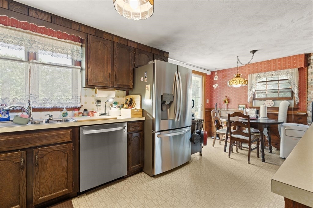 35 Marston St, Tewksbury, MA Photo #6