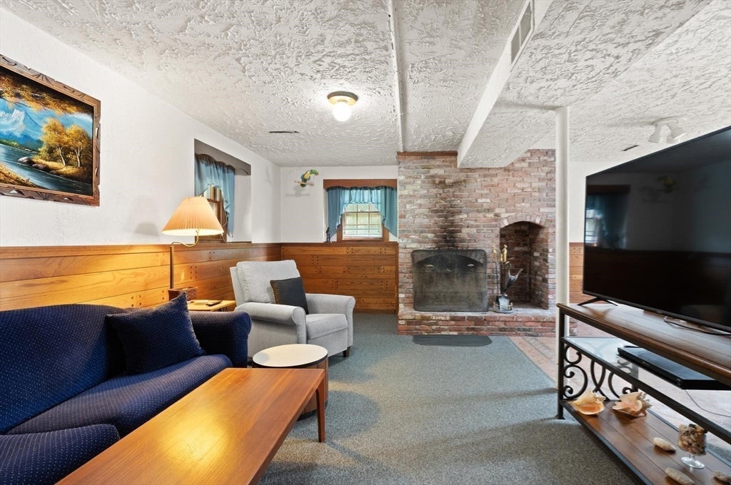 35 Marston St, Tewksbury, MA Photo #22