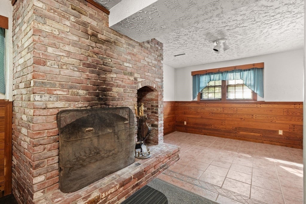 35 Marston St, Tewksbury, MA Photo #24