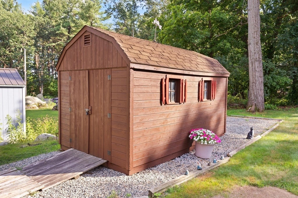 35 Marston St, Tewksbury, MA Photo #37