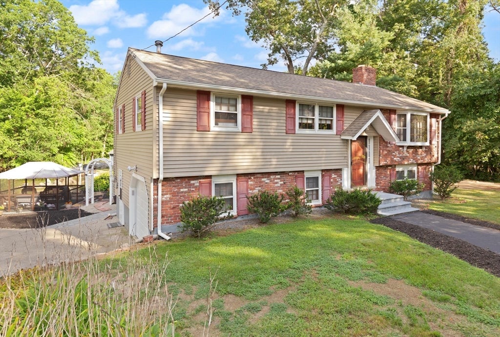 35 Marston St, Tewksbury, MA Photo #2
