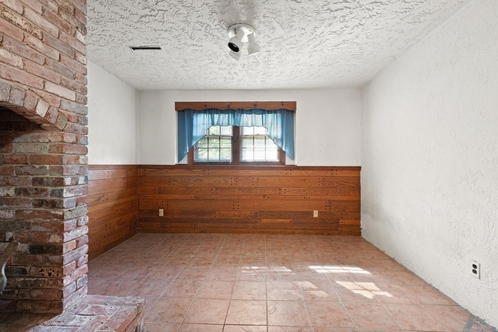 35 Marston St, Tewksbury, MA Photo #25
