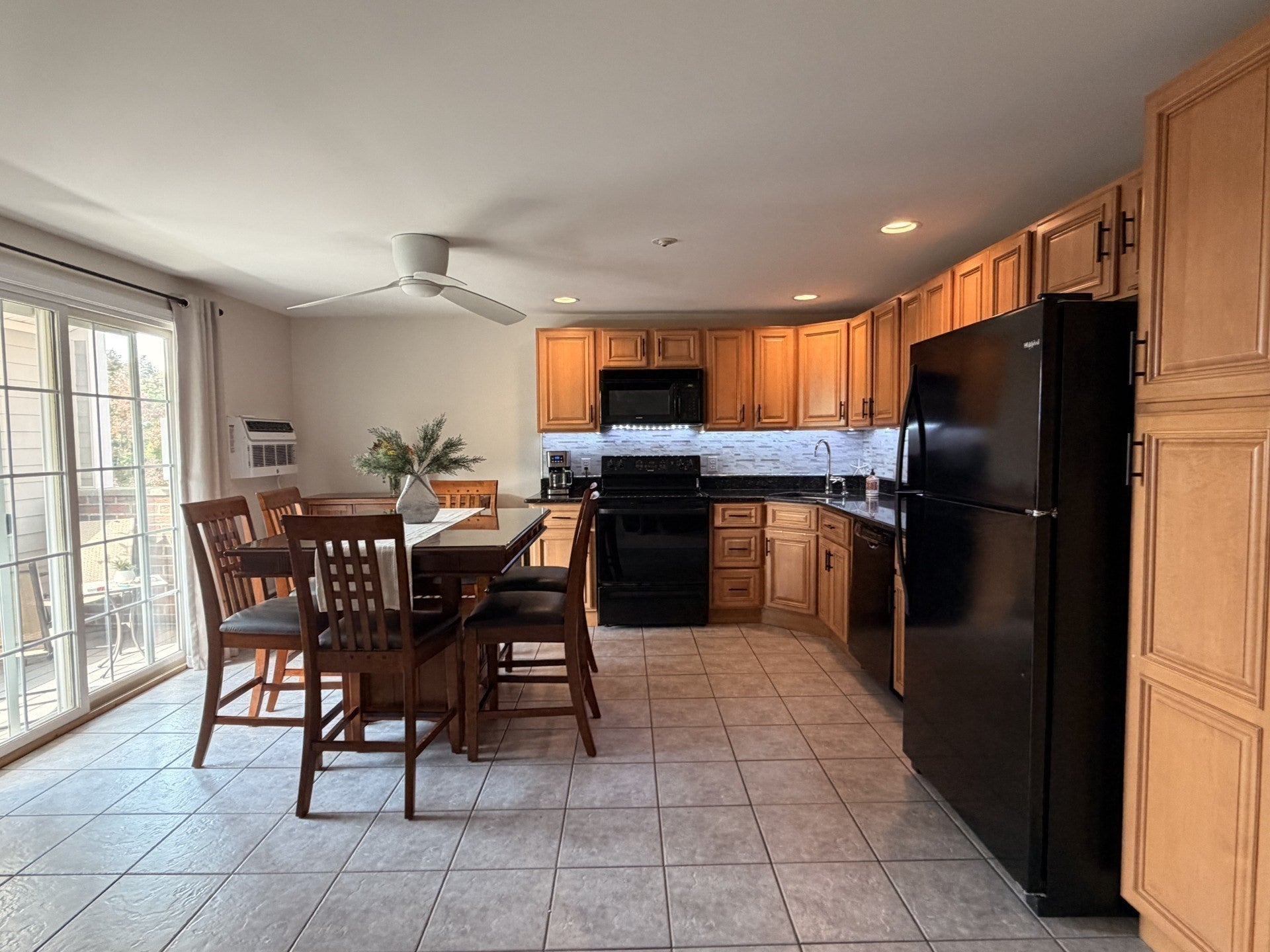 671 Metacom Ave #40, Bristol, RI, 671 Metacom Ave #40, Bristol, RI Photo #3