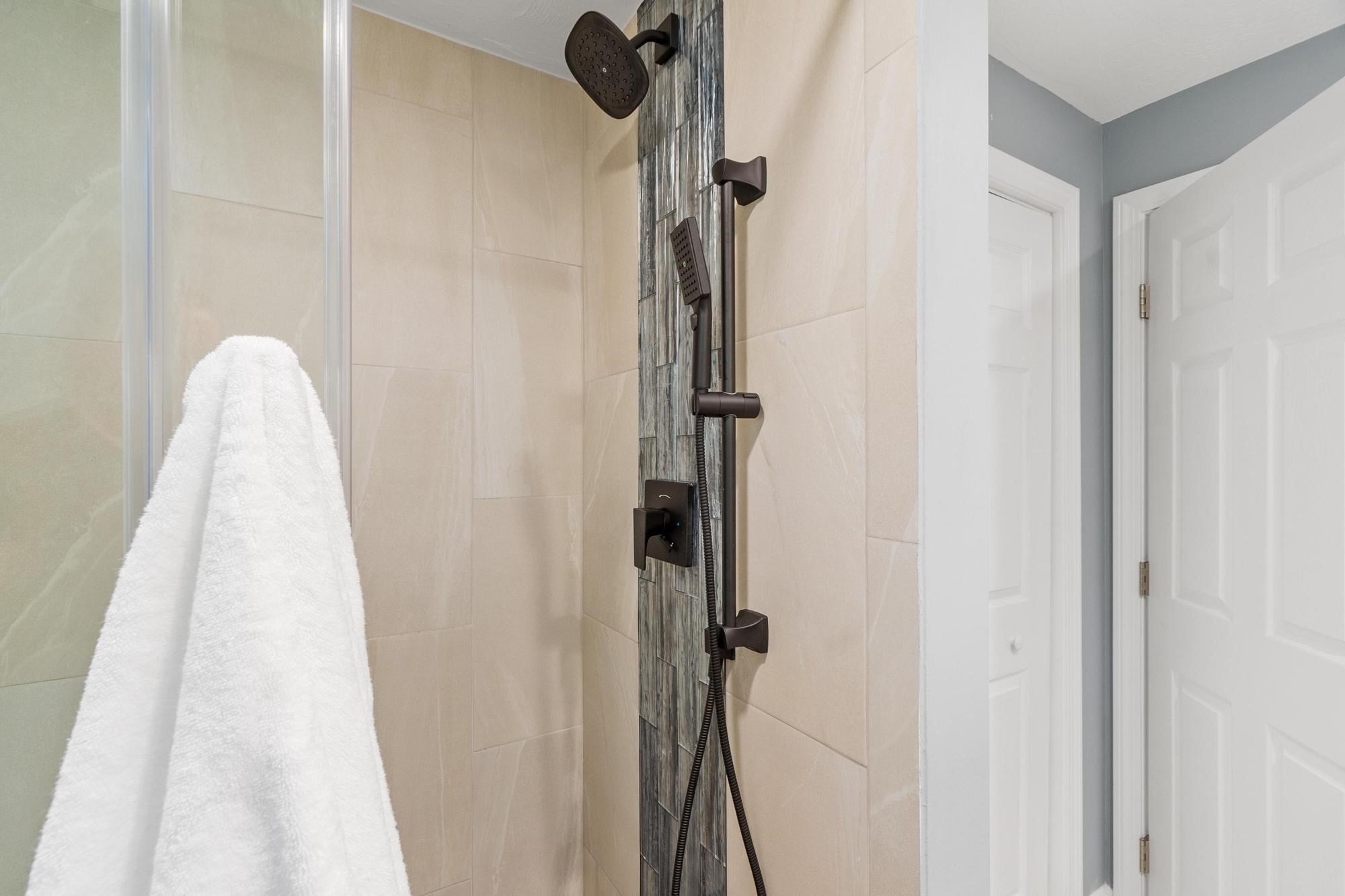 15 Tiffany Cir #15, Millbury, MA Photo #25