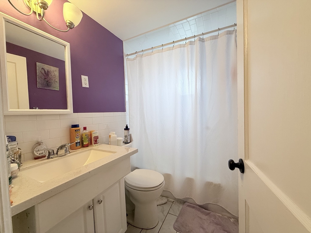 15 Hallron St