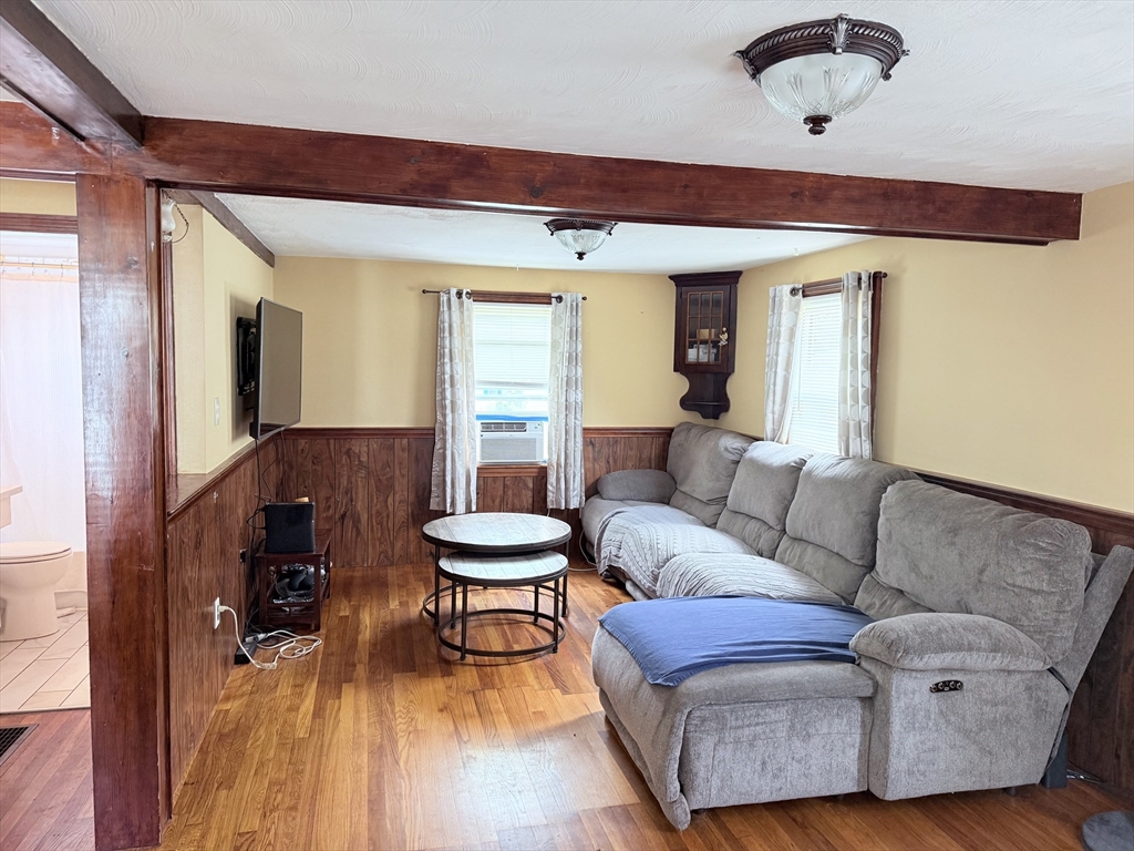 15 Hallron St
