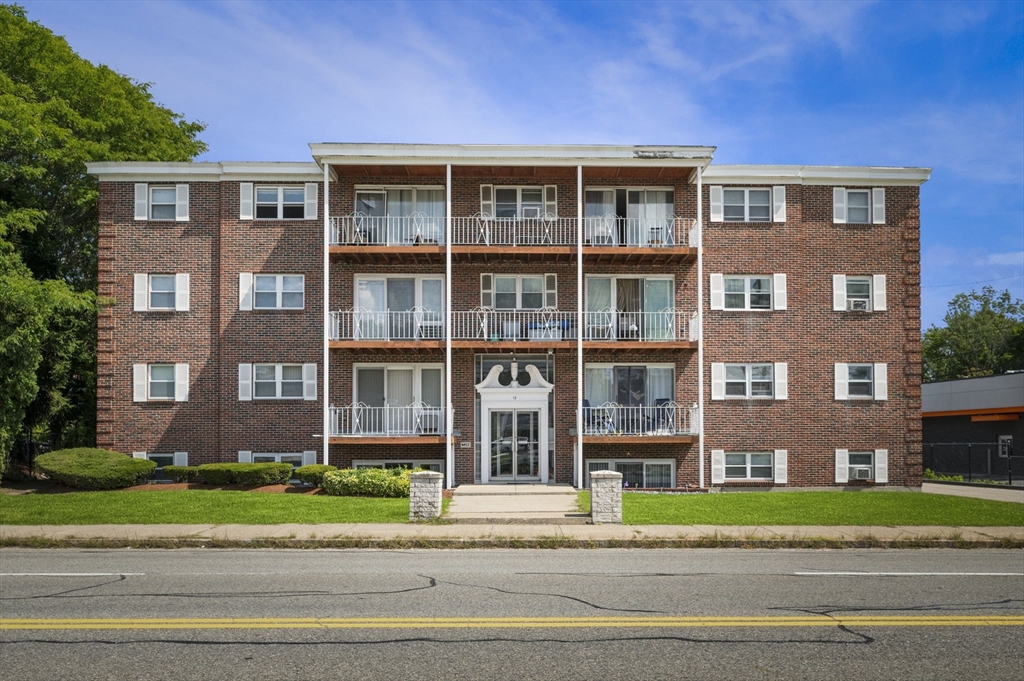 View North Reading, MA 01864 condo