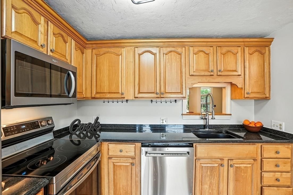 6 Fieldstone St 6
