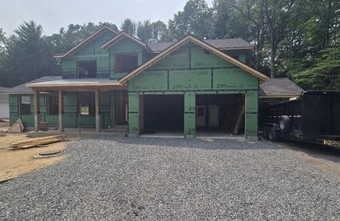 113 Newton St West Boylston MA 01583