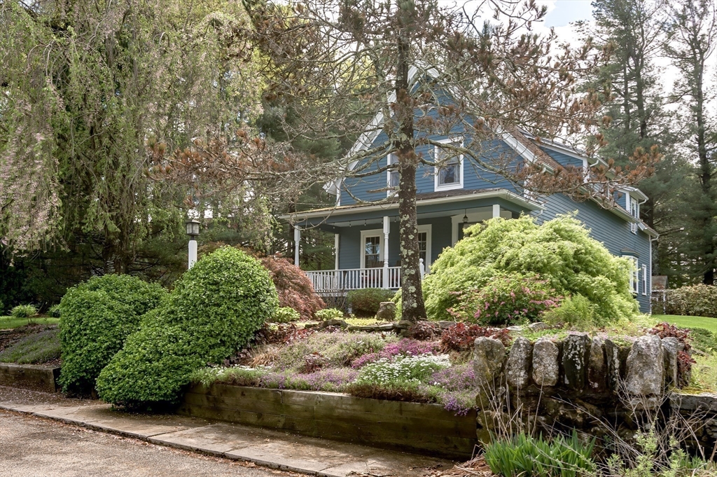 27 Water St