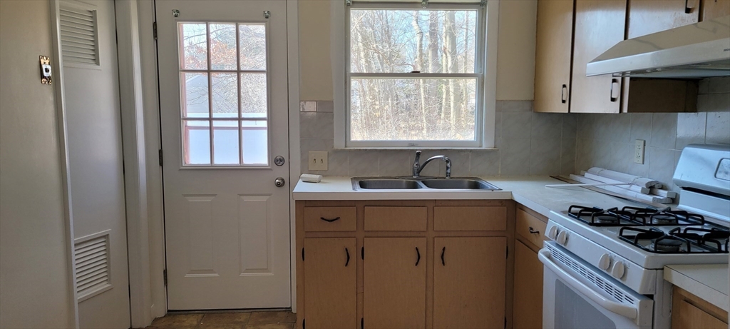186 Manzella Ct 0