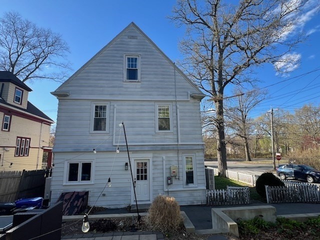 Click for 208 Brush Hill Road, Milton, MA slideshow