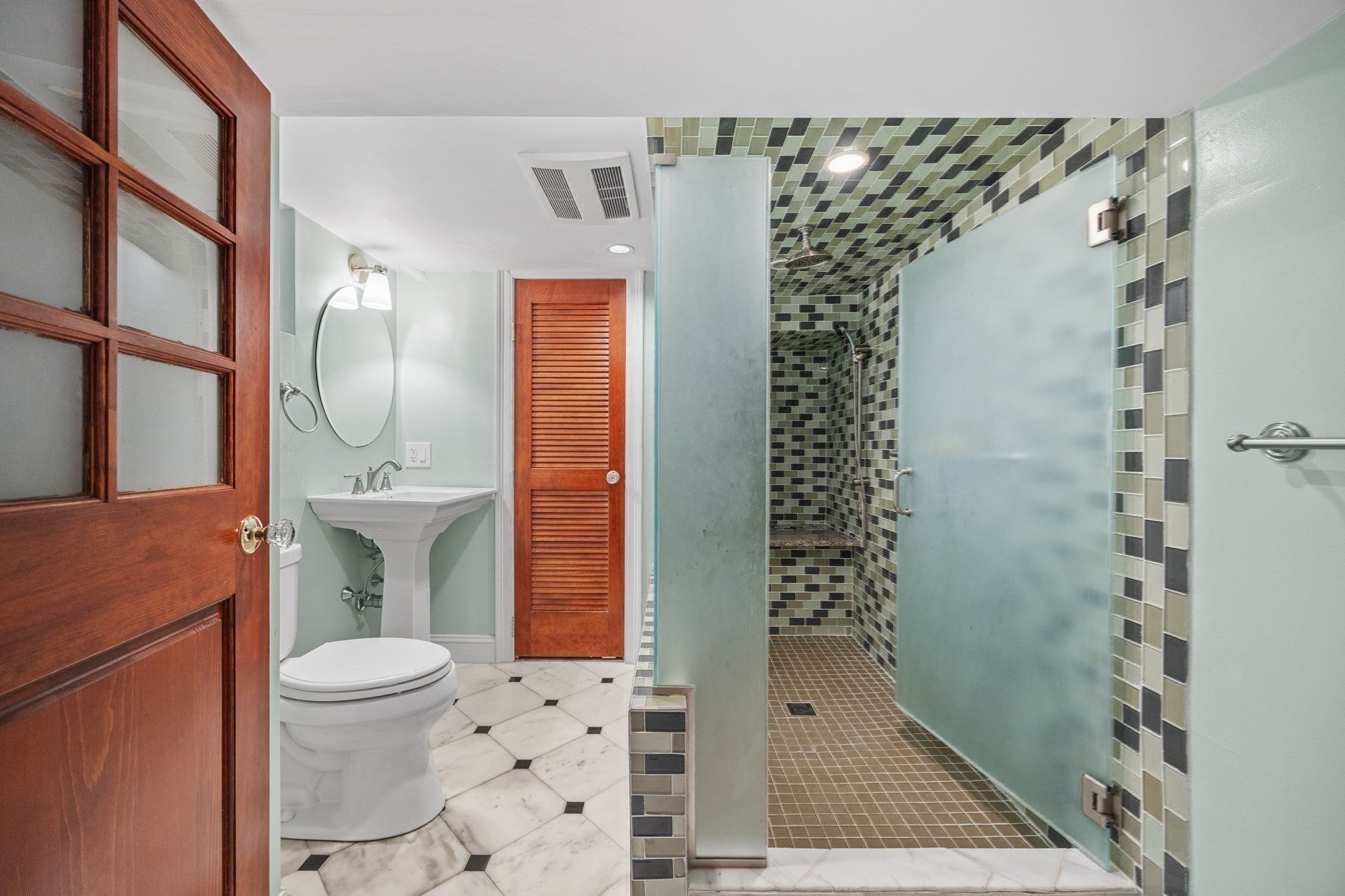 102 Hall Pl, Quincy, MA Photo #30