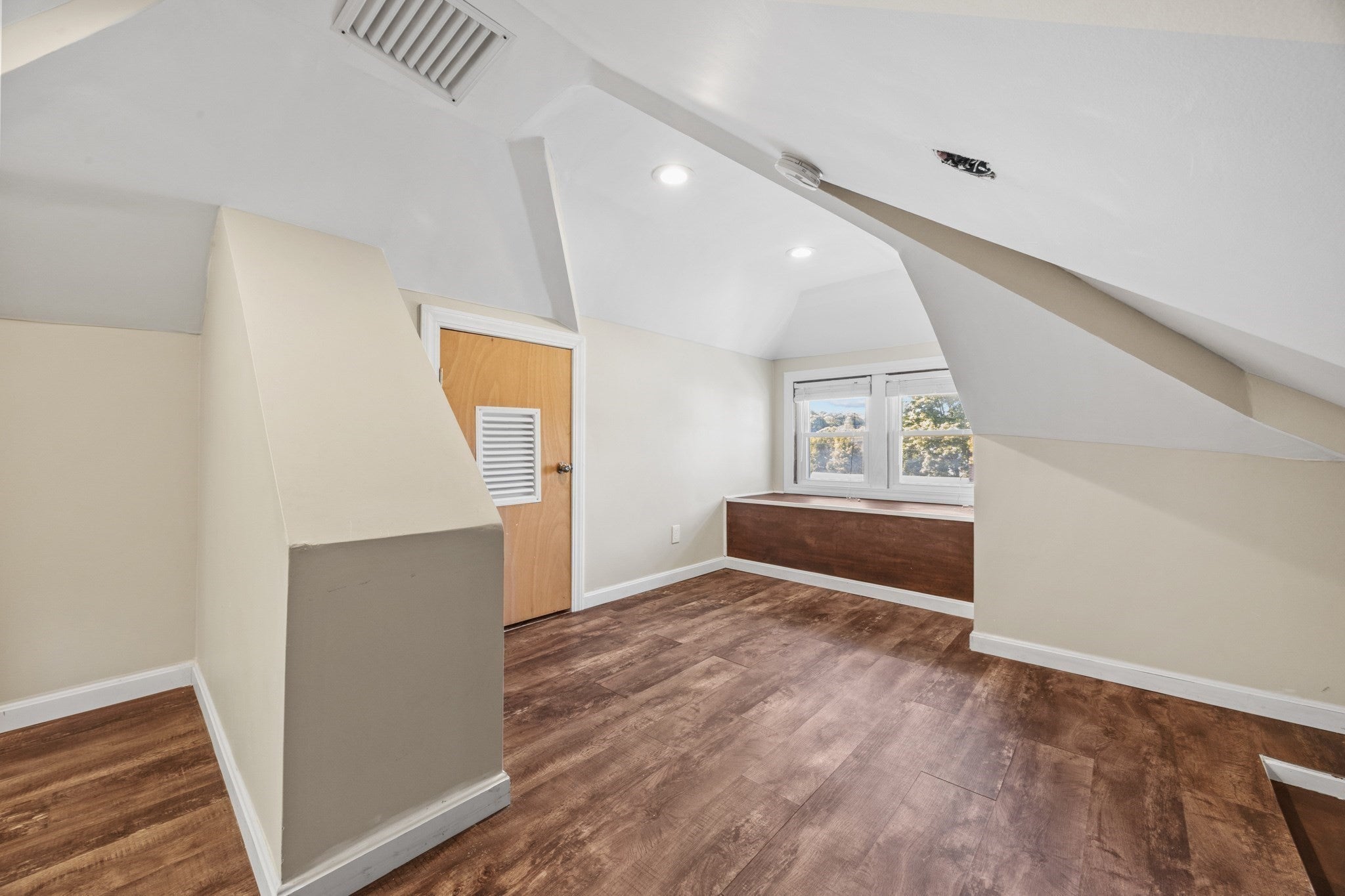 102 Hall Pl, Quincy, MA Photo #22