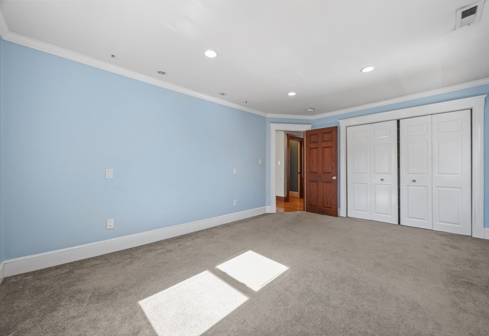 102 Hall Pl, Quincy, MA Photo #18