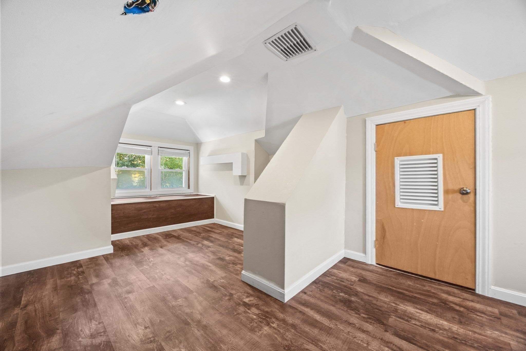 102 Hall Pl, Quincy, MA Photo #21
