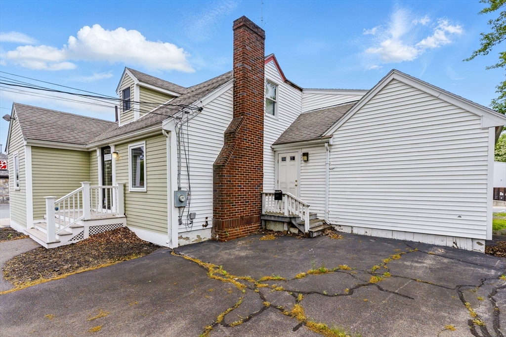 258 Dean St