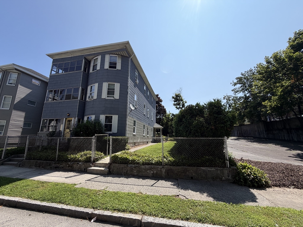 76 Paine St, Worcester, MA, 76 Paine St, Worcester, MA Photo #2