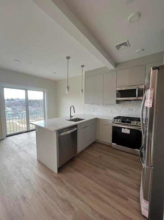 Photo 2 Photo 2