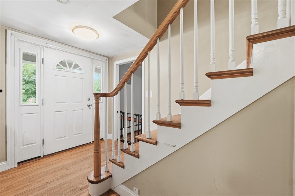 51 Whittemore Rd, Sturbridge, MA Photo #3