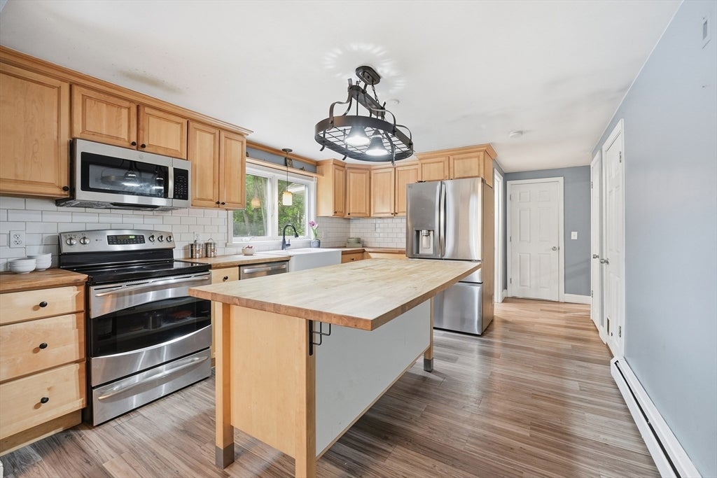 51 Whittemore Rd, Sturbridge, MA Photo #6