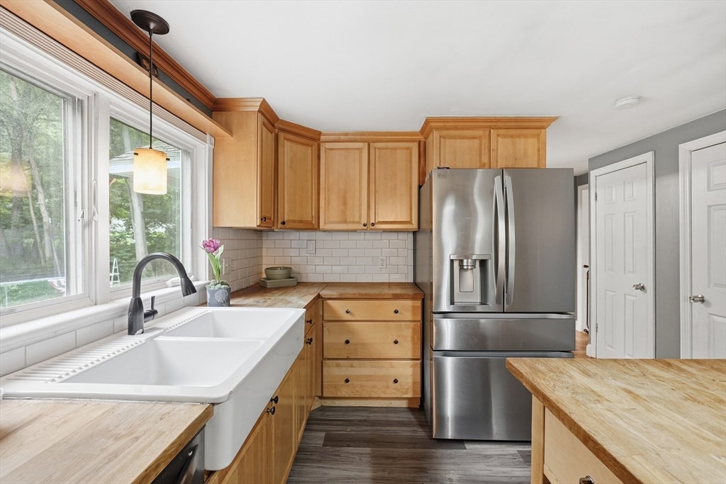51 Whittemore Rd, Sturbridge, MA Photo #8
