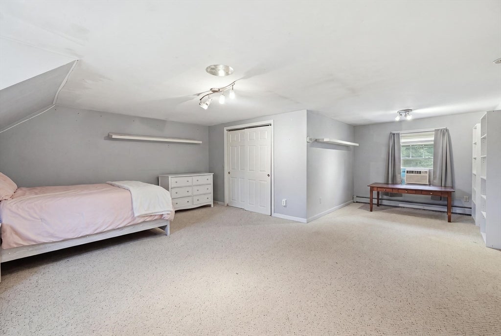 51 Whittemore Rd, Sturbridge, MA Photo #16