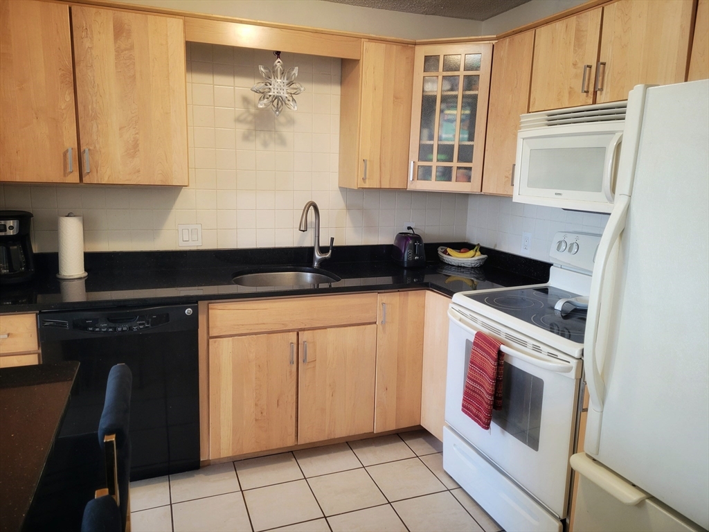 1029 Pleasant Street 20