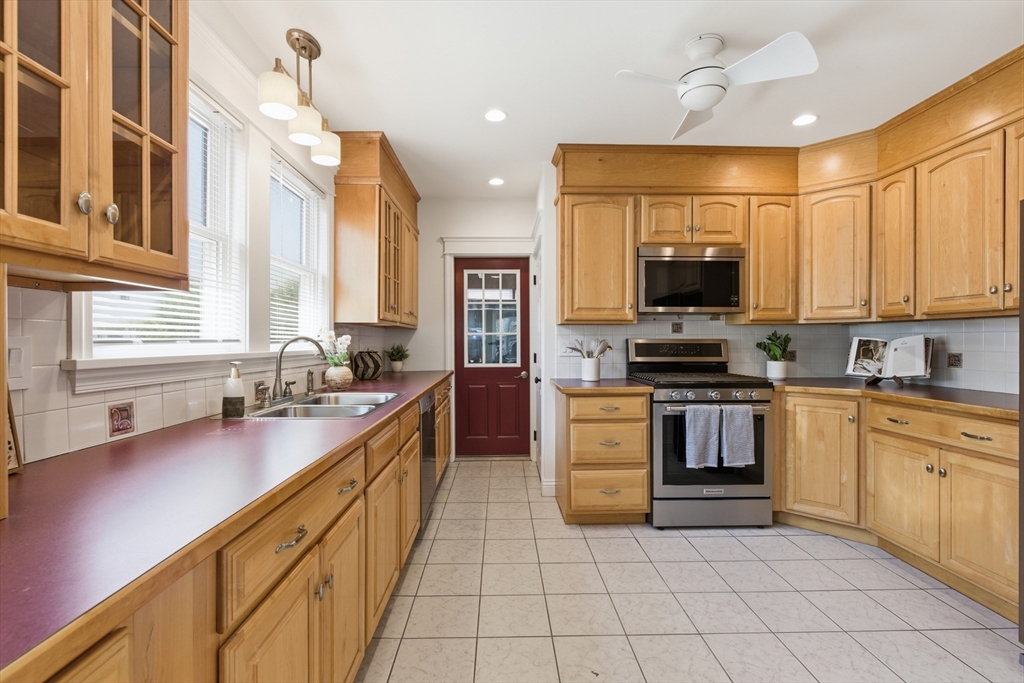 48-50 Amsden ST #50, Arlington, MA Photo #15
