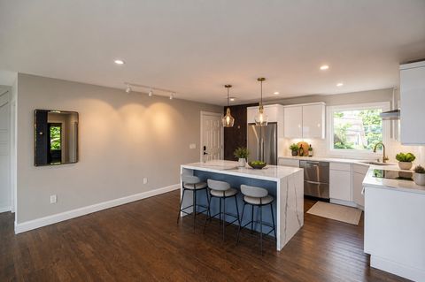 Photo of 82 Webb St #2L, Salem, MA 01970 (MLS # 73526624)
