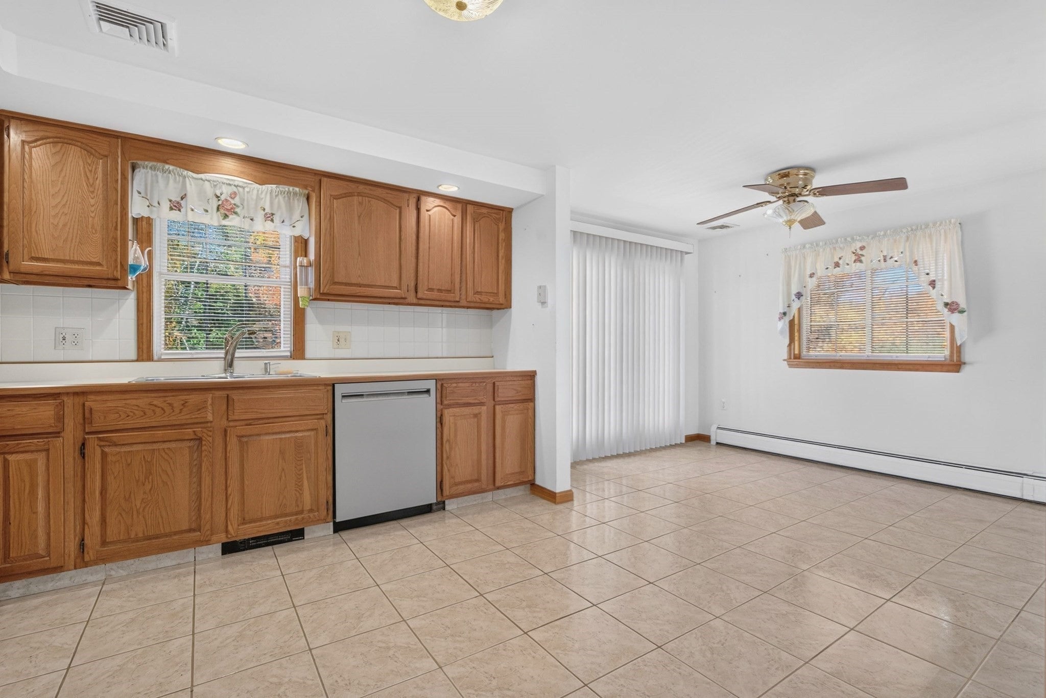 563 Old Post Road, North Attleboro, MA Photo #13