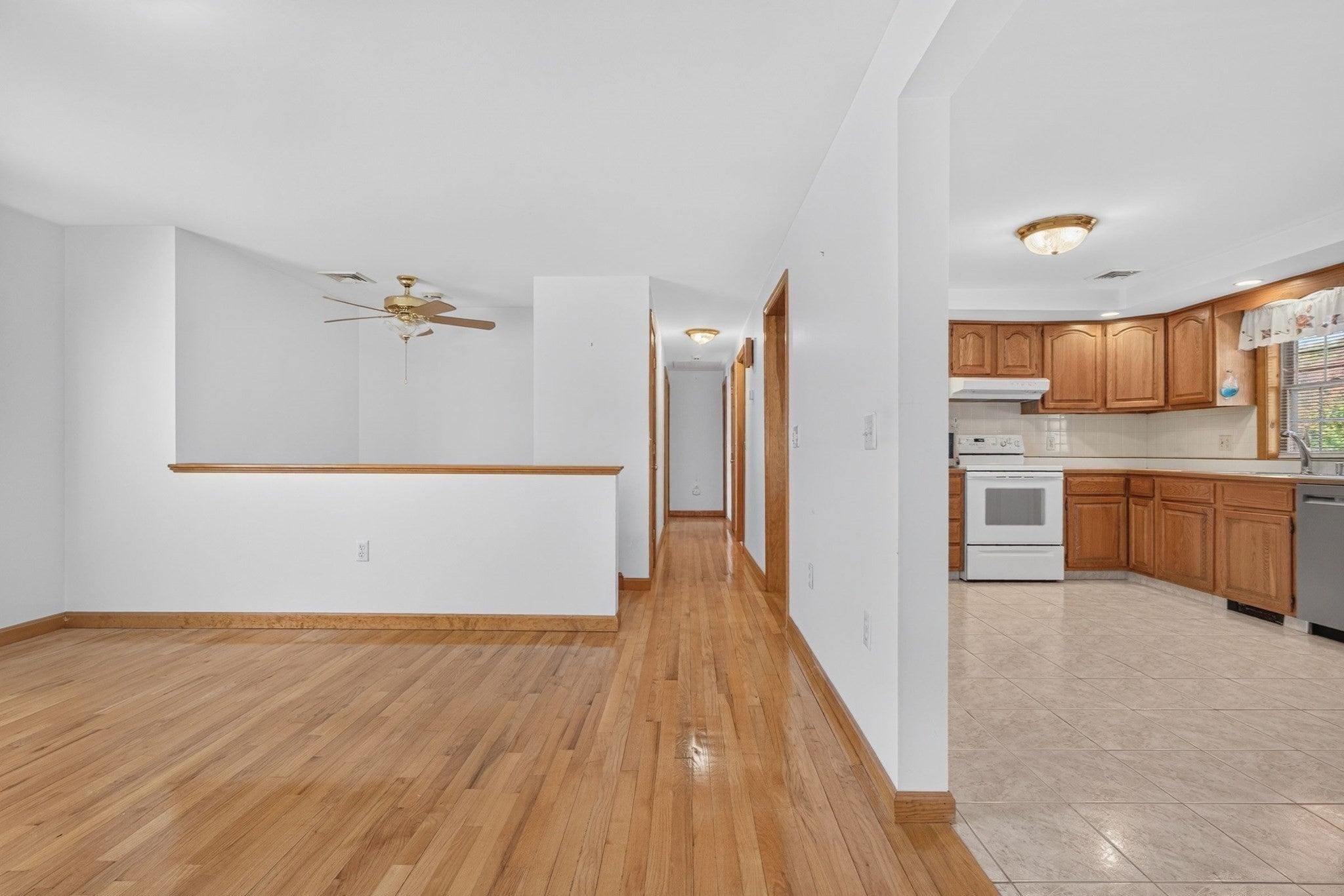 563 Old Post Road, North Attleboro, MA Photo #8