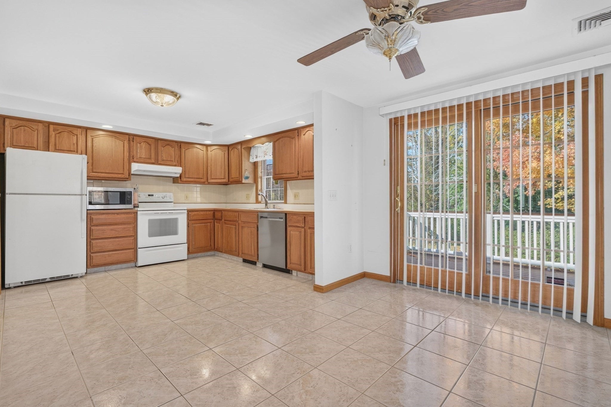 563 Old Post Road, North Attleboro, MA Photo #10
