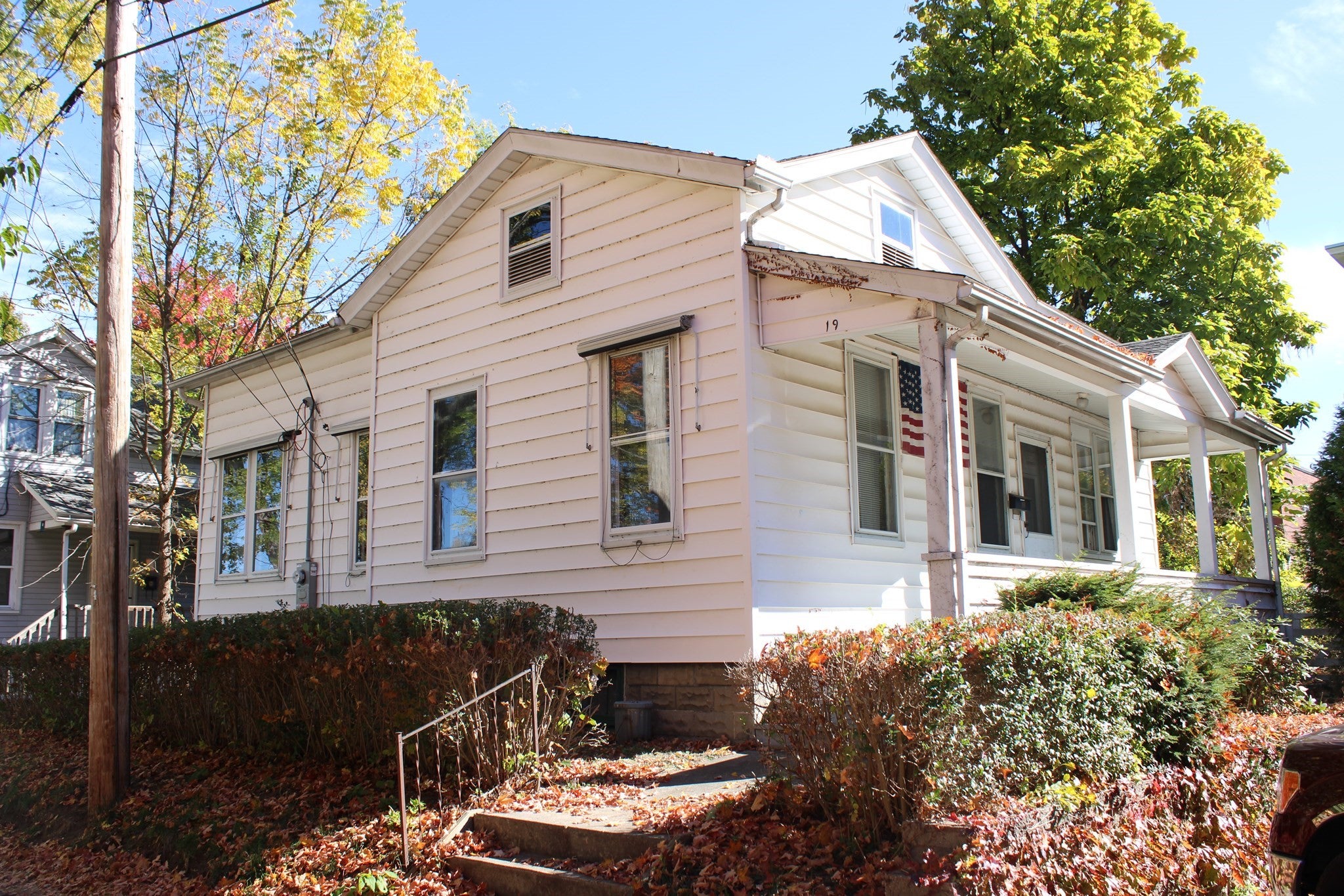 Photo of 19 Walnut Ave, Chicopee, MA