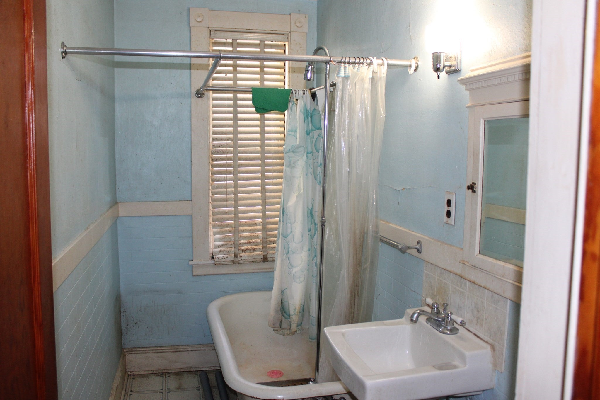 19 Walnut Ave, Chicopee, MA Photo #7