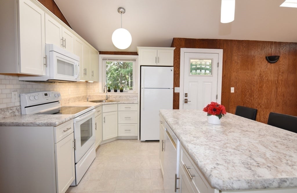 12 Twelfth Ave, Wareham, MA, 12 Twelfth Ave, Wareham, MA Photo #5