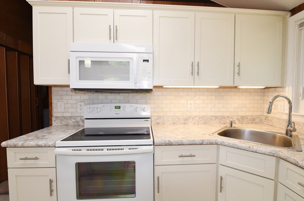 12 Twelfth Ave, Wareham, MA, 12 Twelfth Ave, Wareham, MA Photo #7