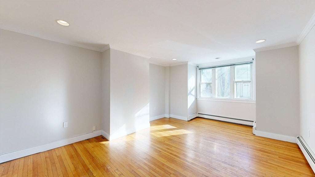 Click for 234 Lexington Street #3, Boston, MA slideshow