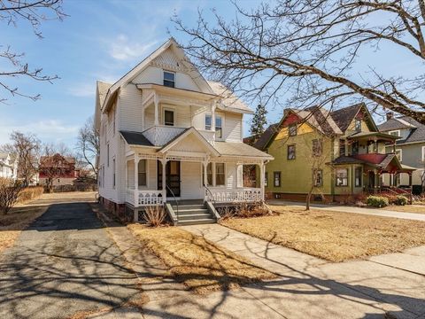 33 Churchill St Springfield MA 01108