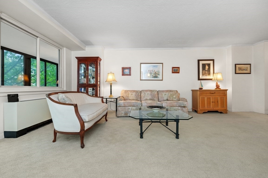 2 Hawthorne Place 2E & 2F