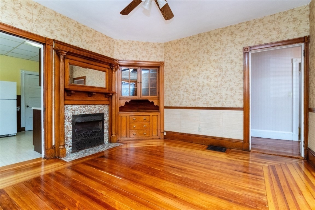 16 Willow Ave