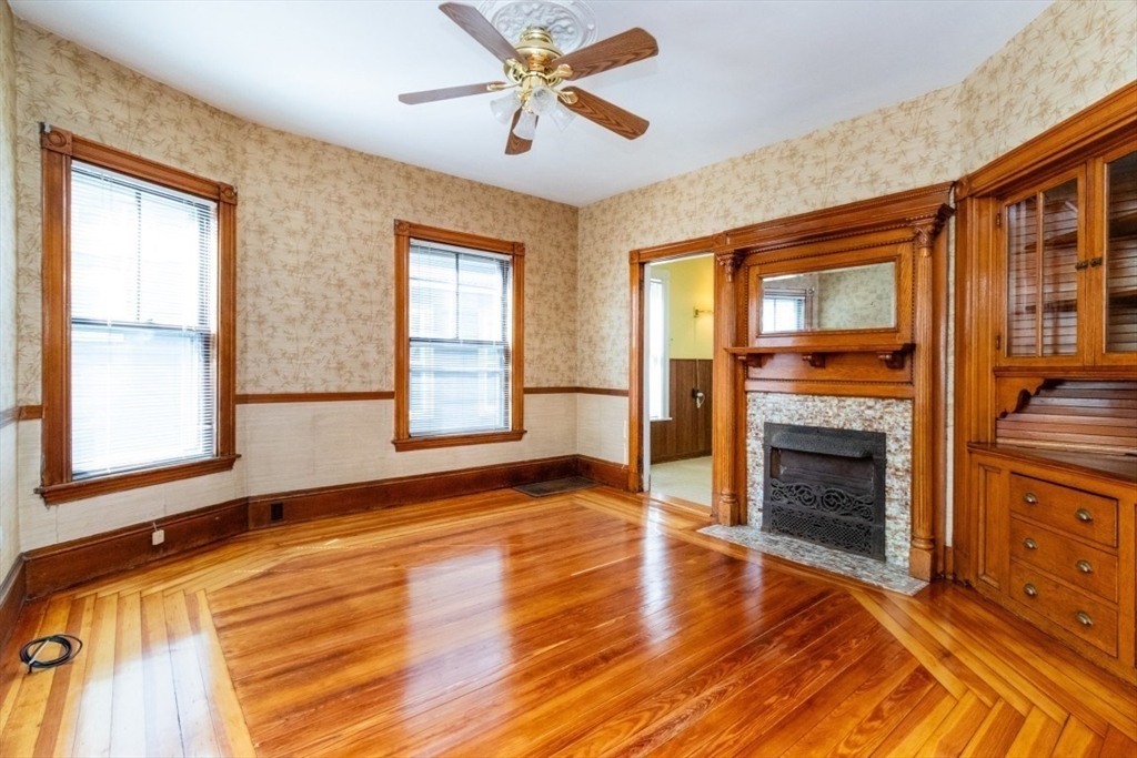 16 Willow Ave