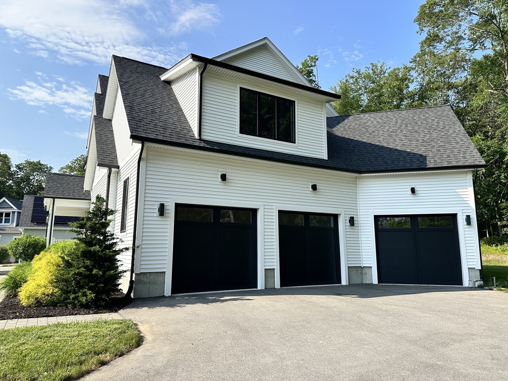 7 Liberty Ln