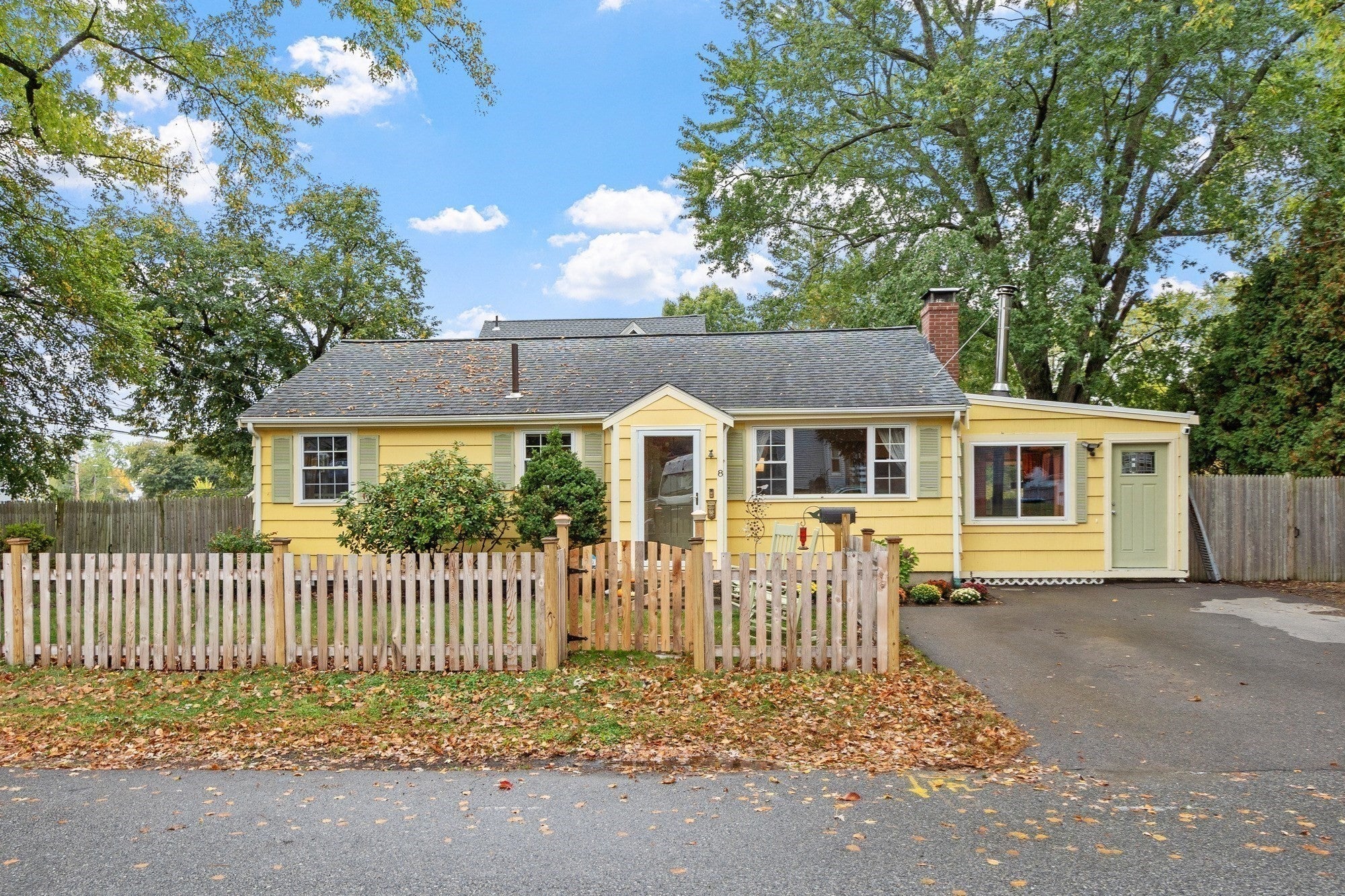 Photo of 8 Grant St Ext, Framingham, MA
