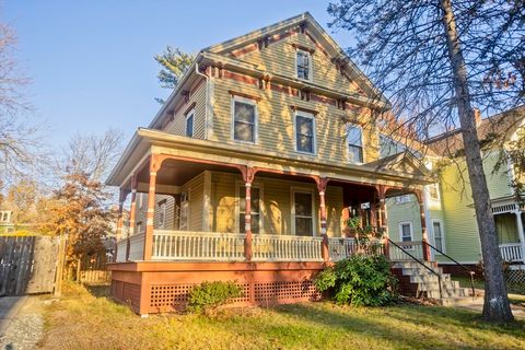 115 Thompson St Springfield MA 01109