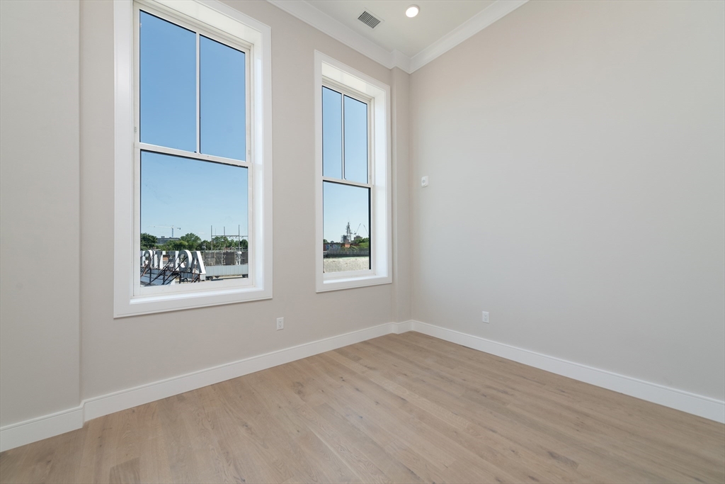 8 Franklin Street 202