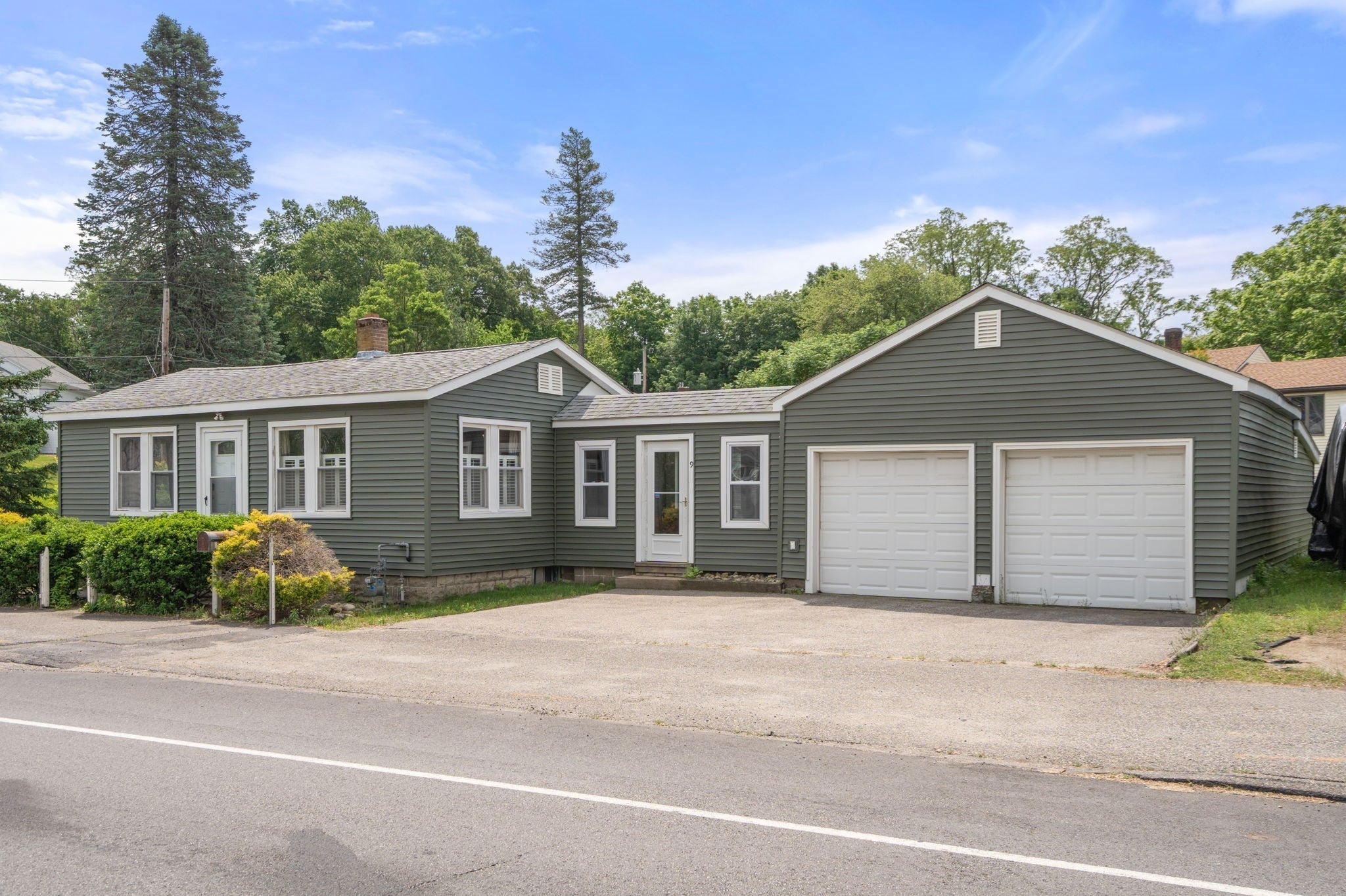 9 Providence Rd, Sutton MA 01590